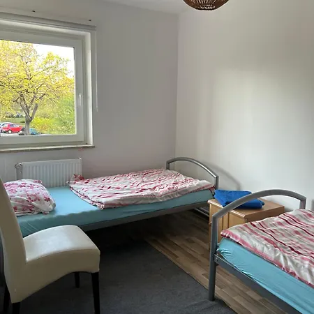 Messe-wohnung Mit Balkon Apartment *